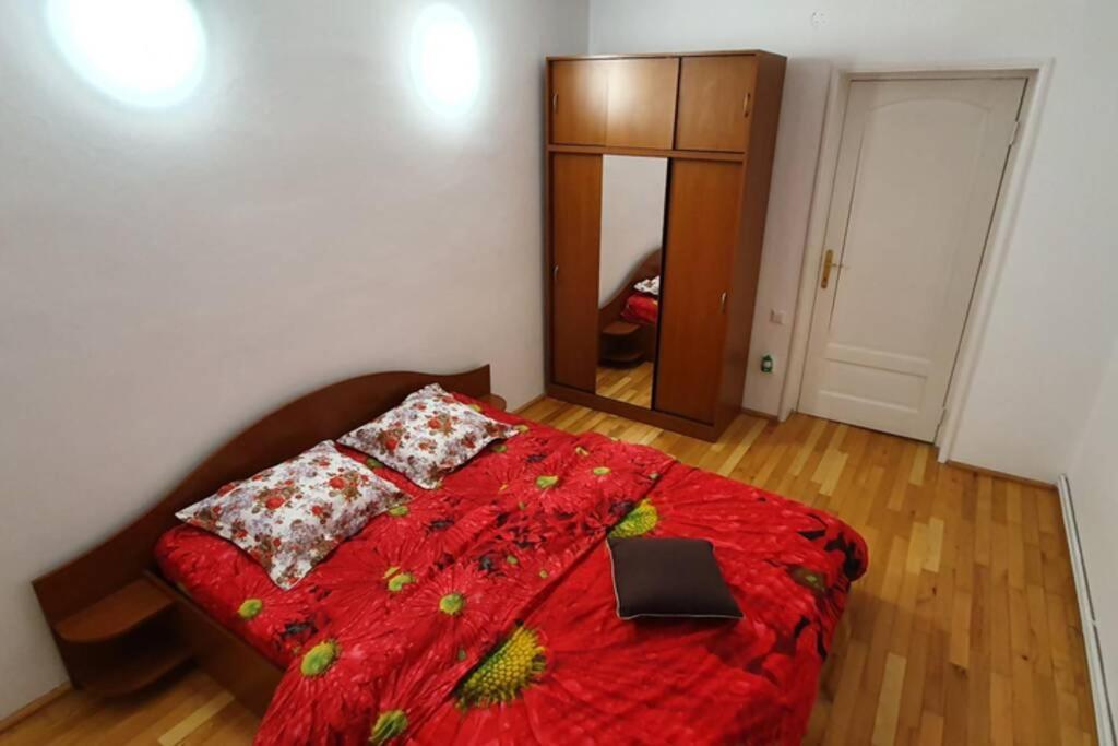 Titian'S Cozy Apartment 锡比乌 外观 照片
