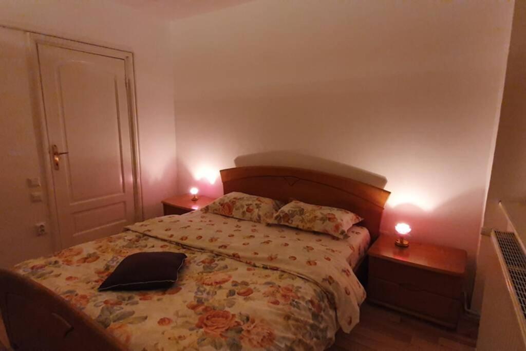 Titian'S Cozy Apartment 锡比乌 外观 照片