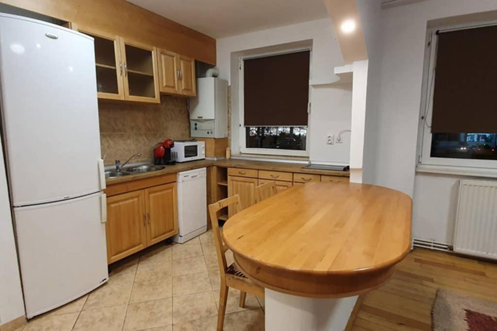Titian'S Cozy Apartment 锡比乌 外观 照片